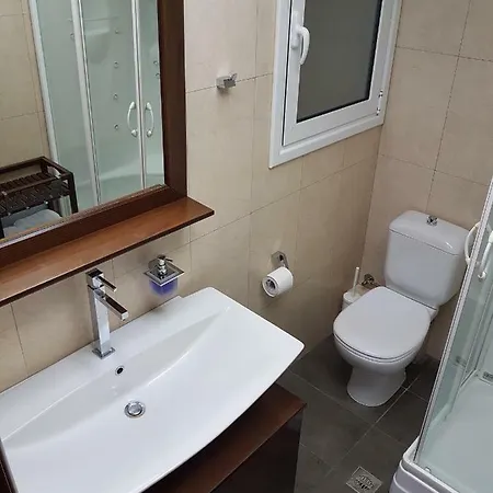 Sea And Park View Flat With Jacuzzi Steam Bath アパート ヴォロス