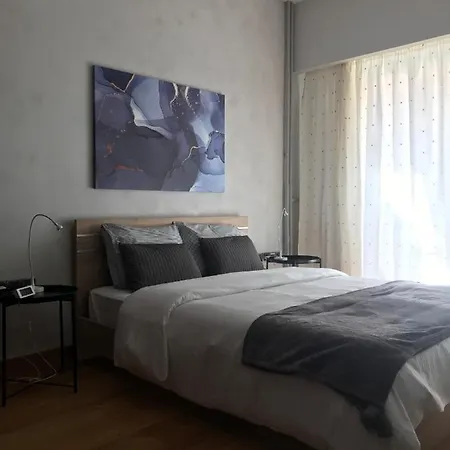 Sea And Park View Flat With Jacuzzi Steam Bath